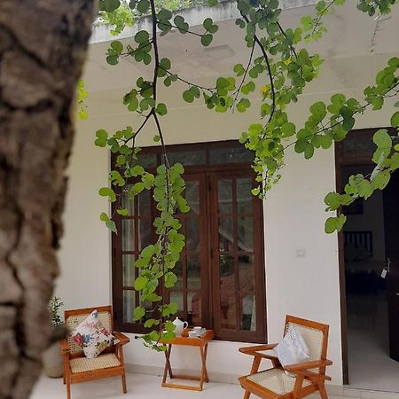 Hotel Chanara Сигирия Экстерьер фото